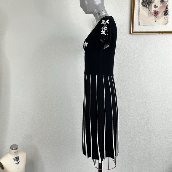 Anne Fontaine Knit NISA V Neck Short Sleeve A Line Dress Swing Trumpet Flower - Picture 6 of 10